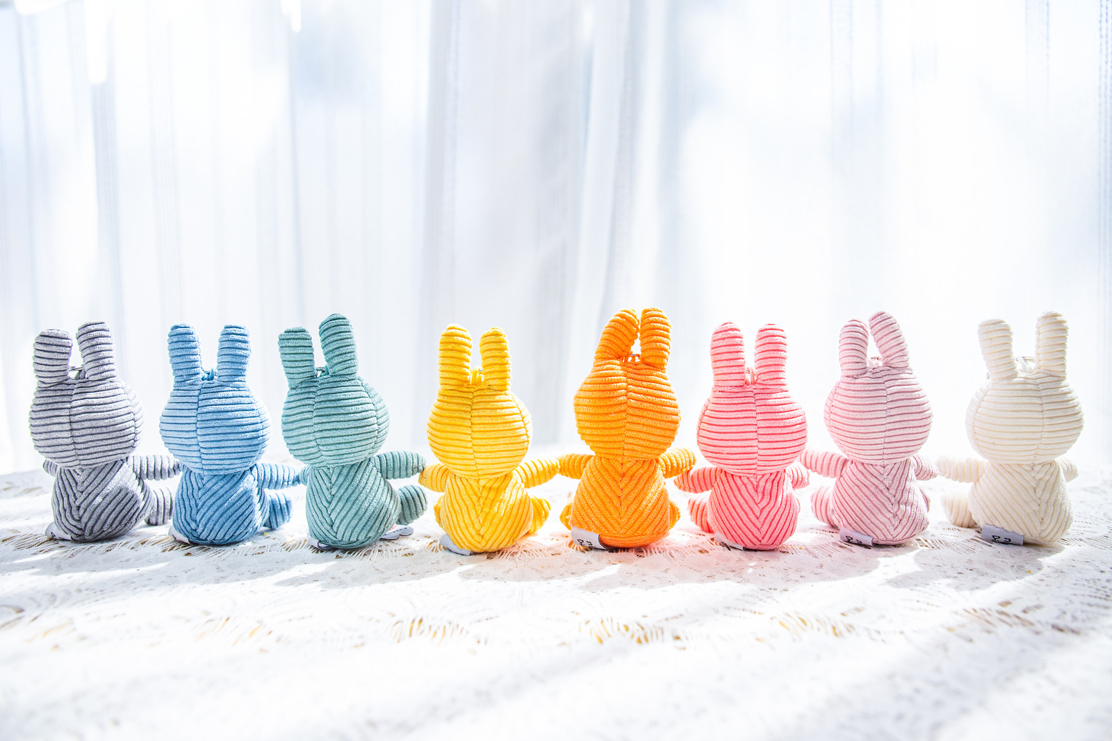 写真：手に持たれたスマホ