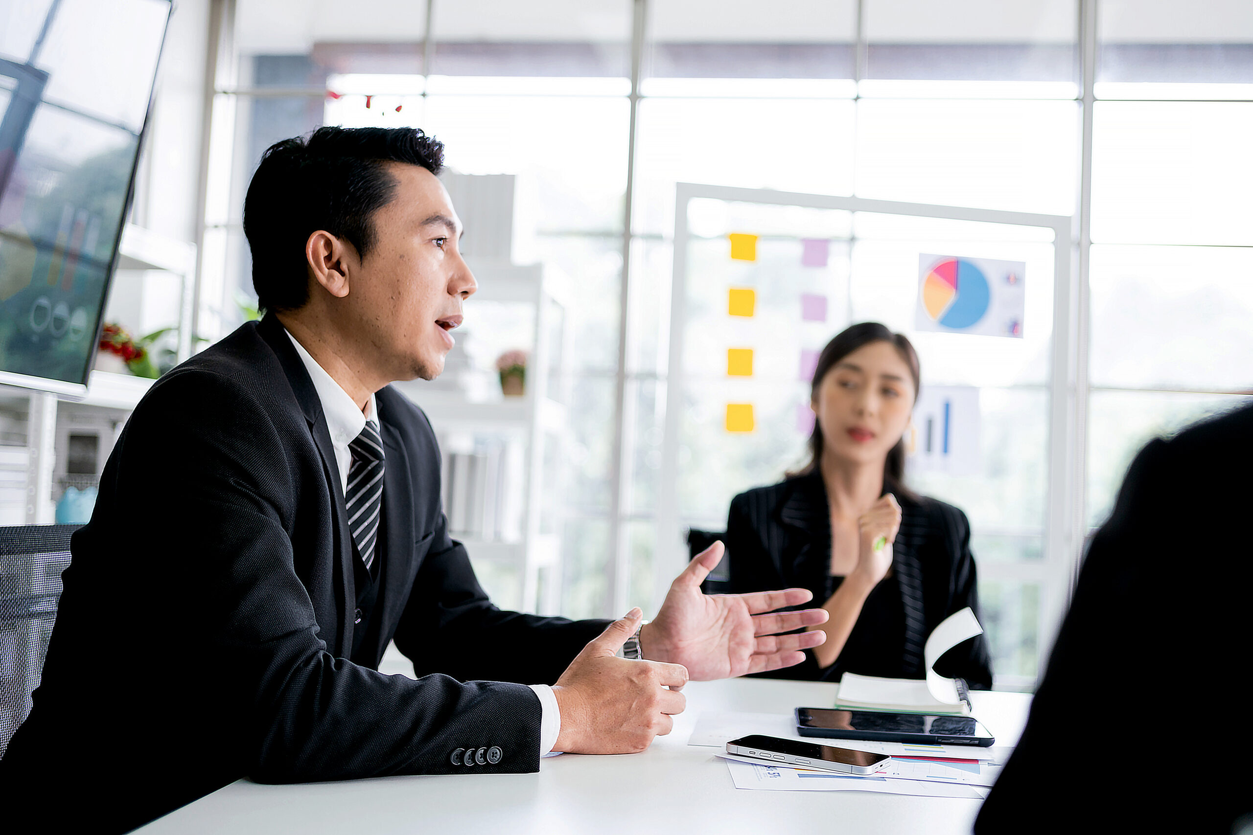 写真：SNSアイコンが写っている画面